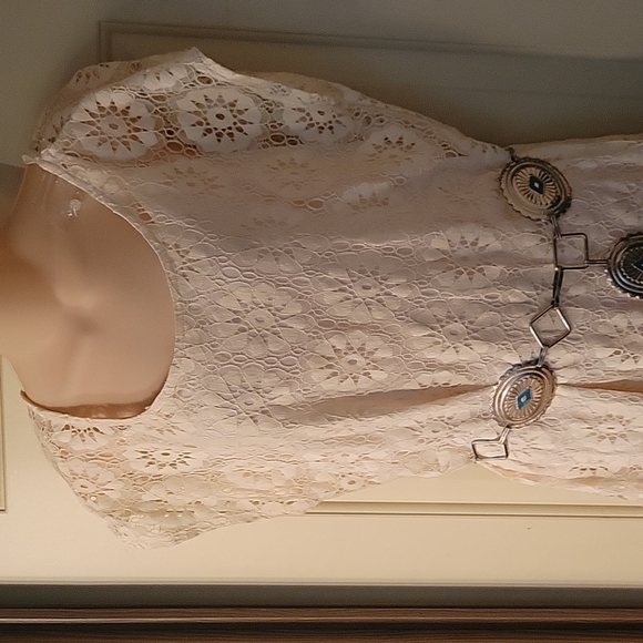 Lace Classy Country Dress - Picture 3 of 8